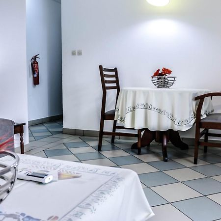 Tchero Appartement 1 Ντουάλα Εξωτερικό φωτογραφία