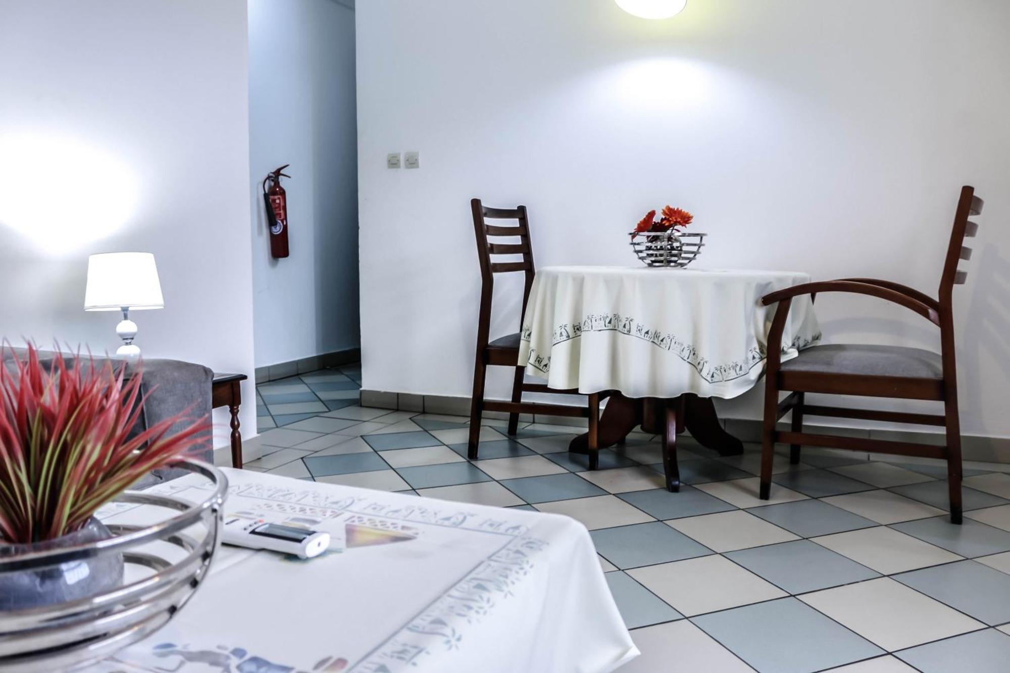 Tchero Appartement 1 Ντουάλα Εξωτερικό φωτογραφία